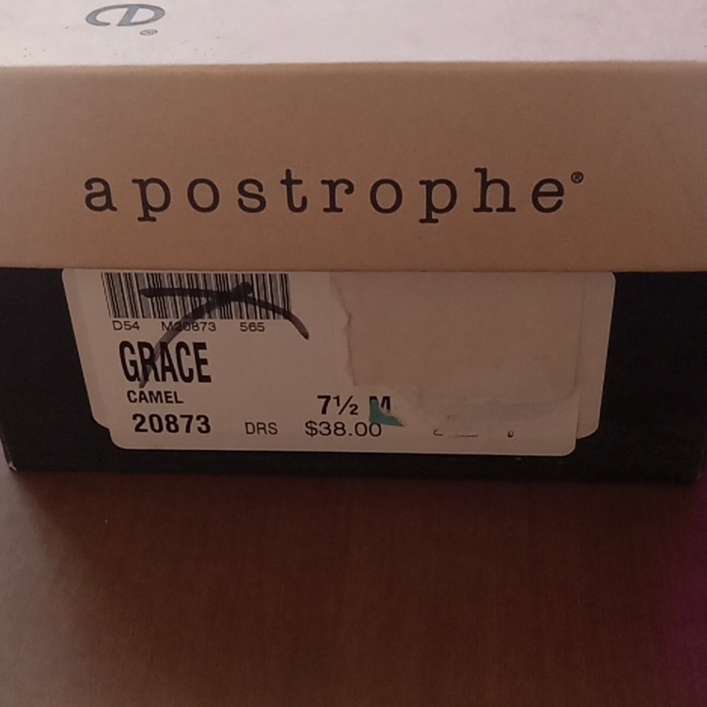 Apostrophe Grace heels size 7.5M brand new never worn
